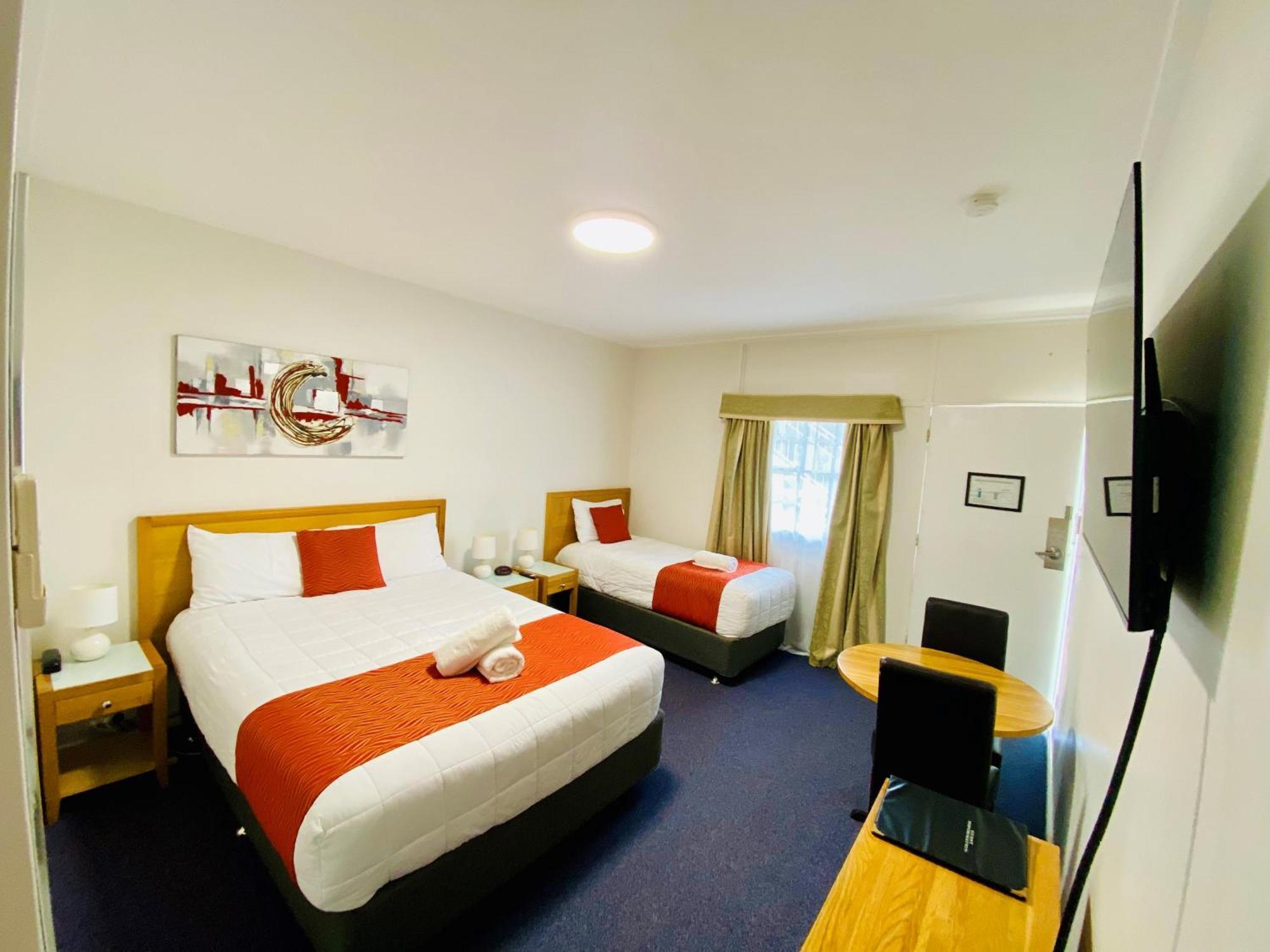 Colonial Lodge Motor Inn Yass Extérieur photo