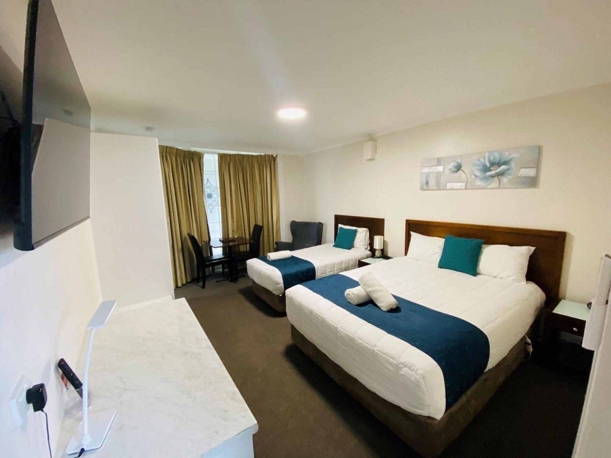 Colonial Lodge Motor Inn Yass Extérieur photo