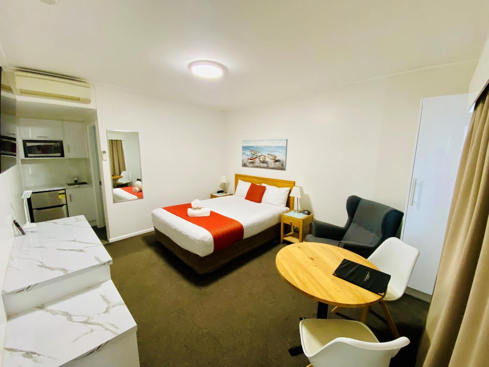 Colonial Lodge Motor Inn Yass Extérieur photo