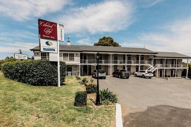 Colonial Lodge Motor Inn Yass Extérieur photo